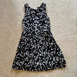 GAP DRESSES/GAP SLEEVELESS PLEATED DRESS